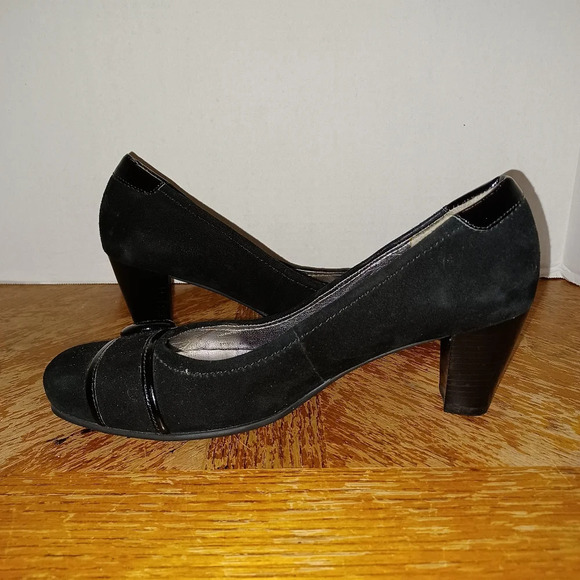 Ecco Hanna Button Black Suede Pumps Heels Slip On Casual Women Shoe size 40 -US - Picture 4 of 10